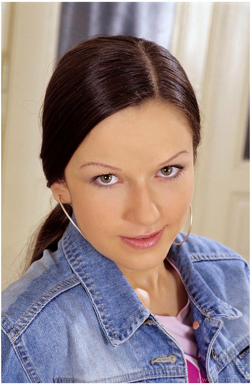 Александра, 25